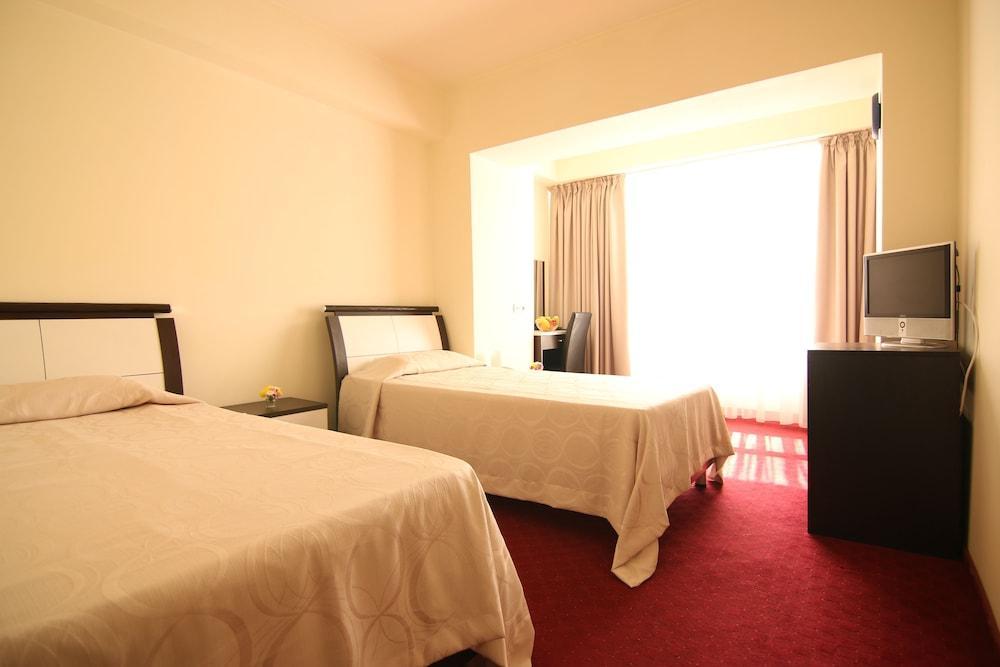 Lina Hotel ブカレスト エクステリア 写真