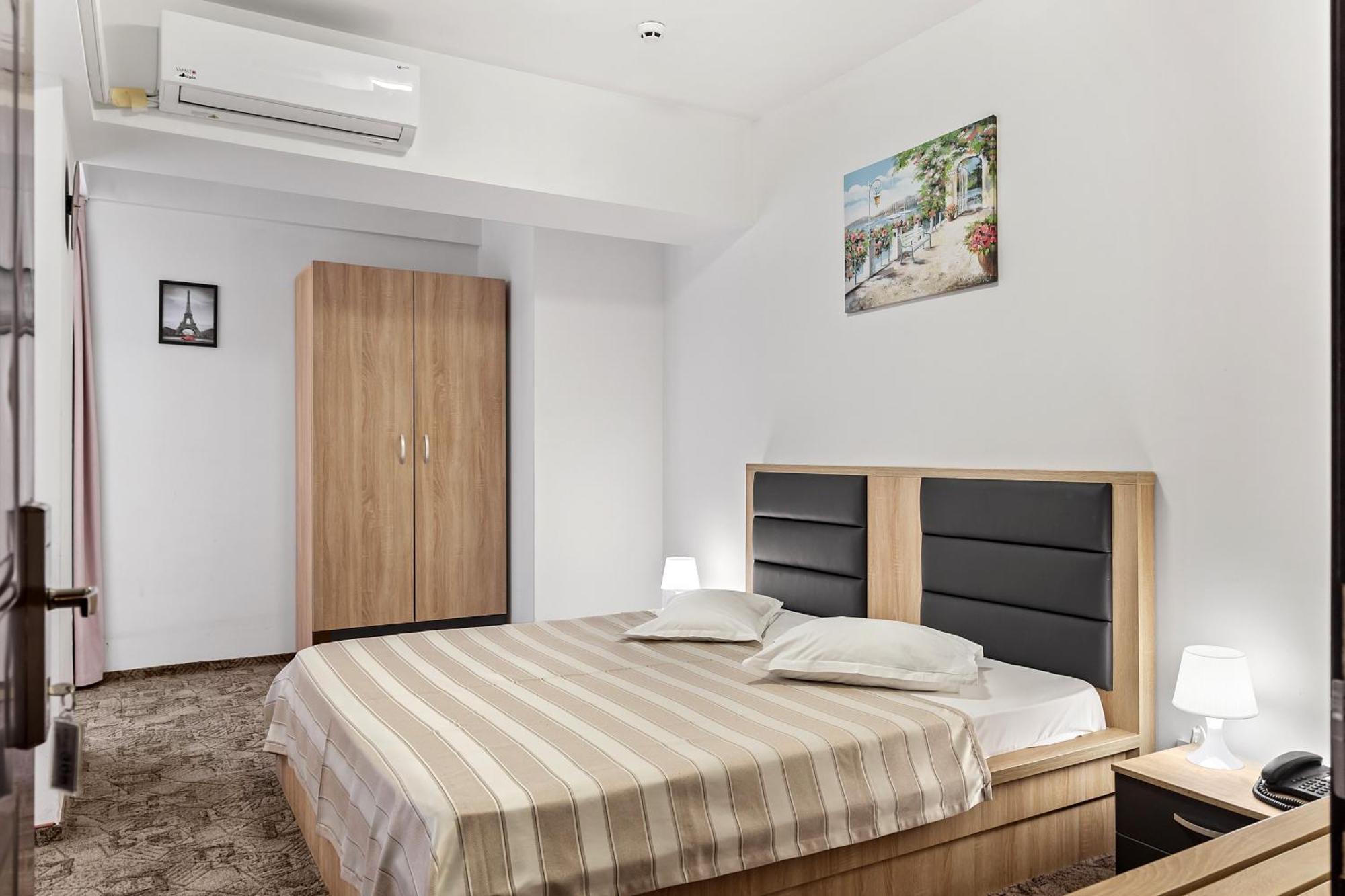 Lina Hotel ブカレスト エクステリア 写真