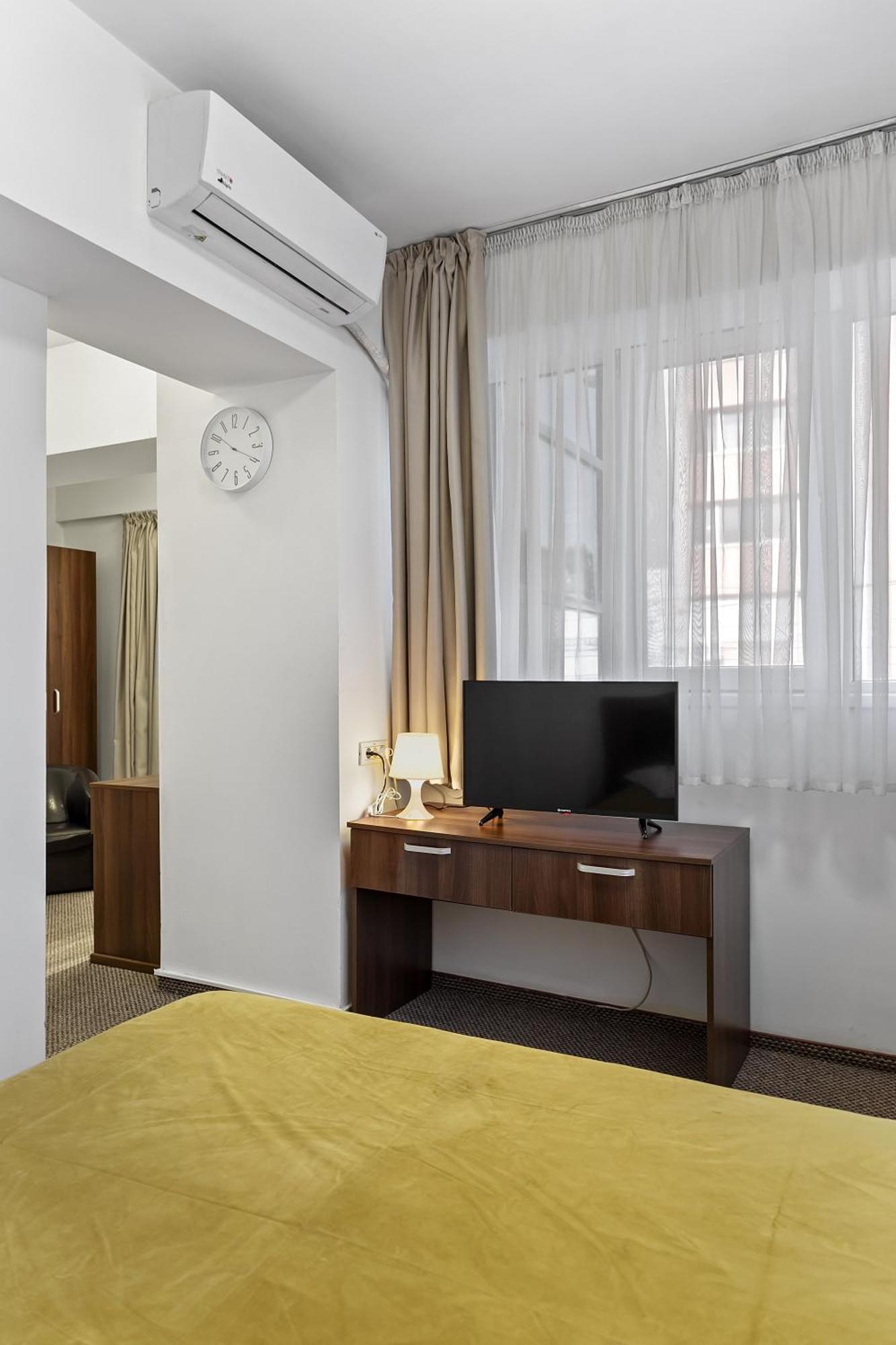 Lina Hotel ブカレスト エクステリア 写真